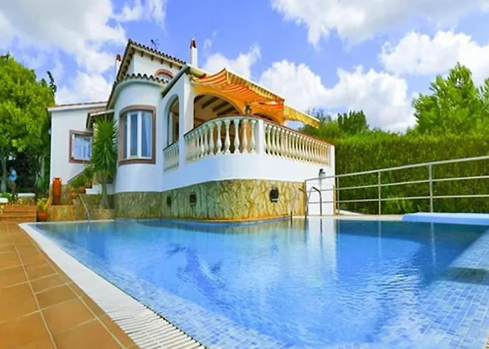 Casa Illote - Well Furnished 3 Bedroom - Great Pool Area Villa